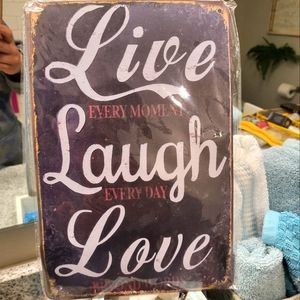 Metal home decor live laugh love sign